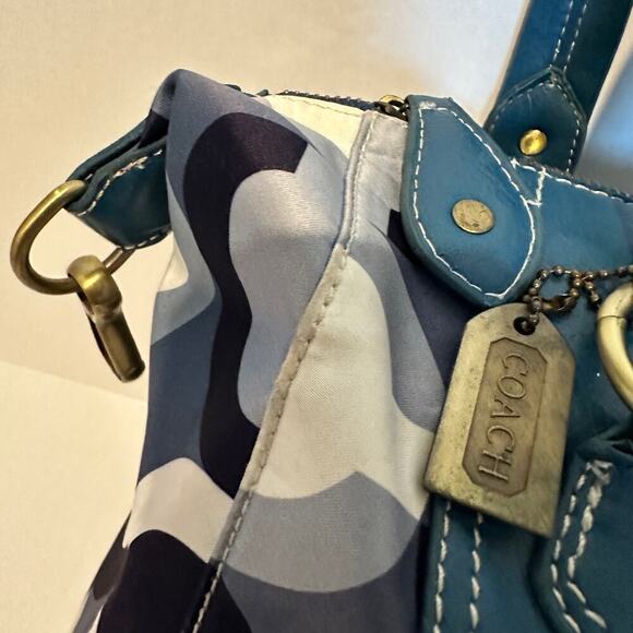 Coach Navy and Cream Satchel - Picture 13 of 14